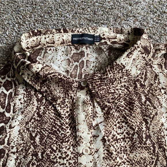 Prettylittlething Snake Print Button Down Top Womens Size 2X Flowy - Picture 3 of 7